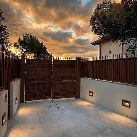 Roc - Private With 2 Beaches And Park كاسْتيلونْشيلّو